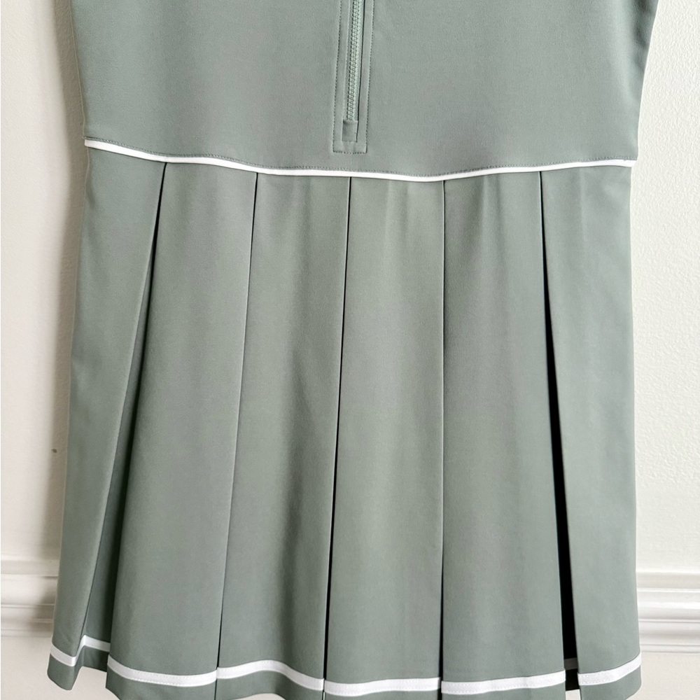 Varley Dalton Court Dress 32” in cool sage size M - Picture 9 of 14
